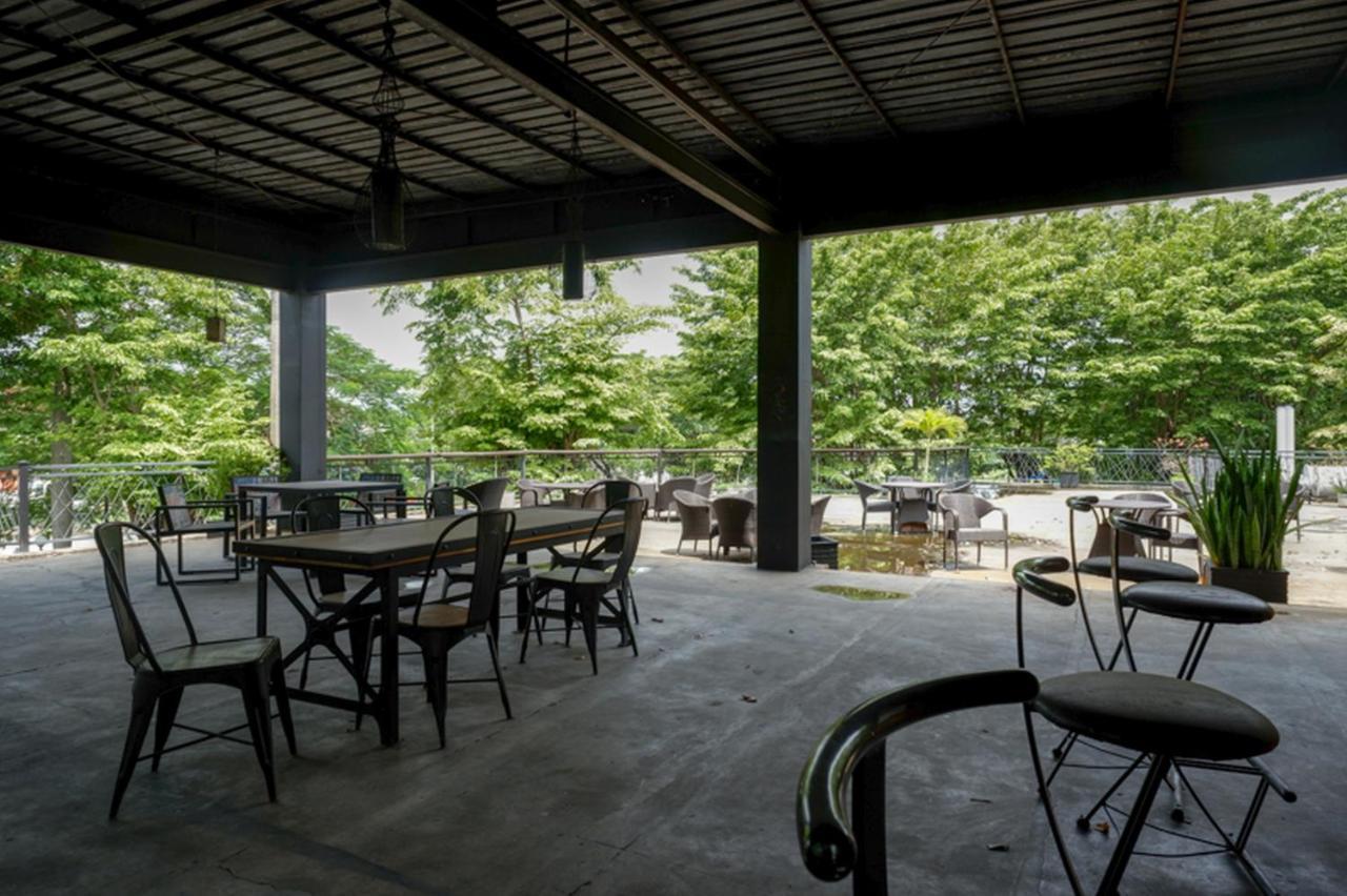 Hotel New Puri Garden Bandara Semarang Exterior foto