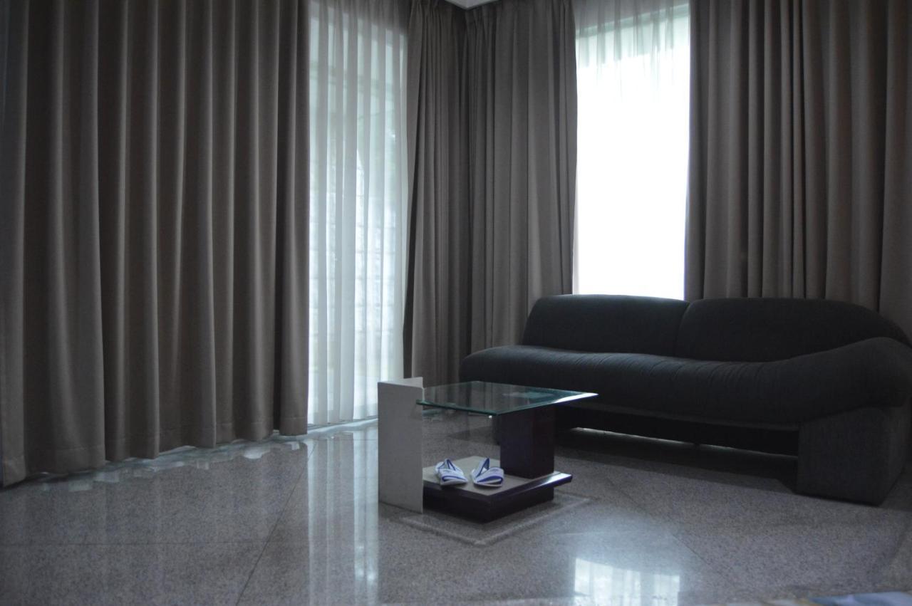 Hotel New Puri Garden Bandara Semarang Exterior foto