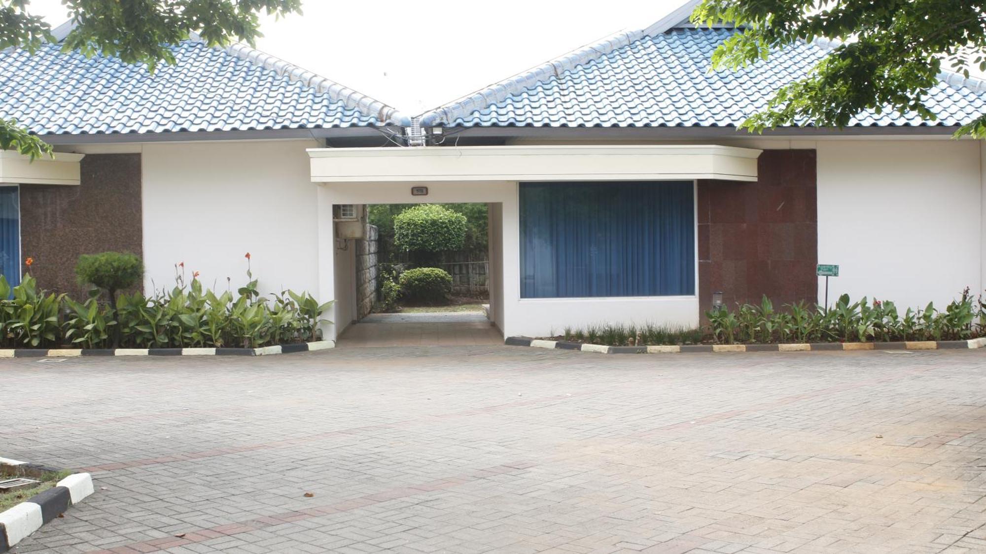 Hotel New Puri Garden Bandara Semarang Exterior foto